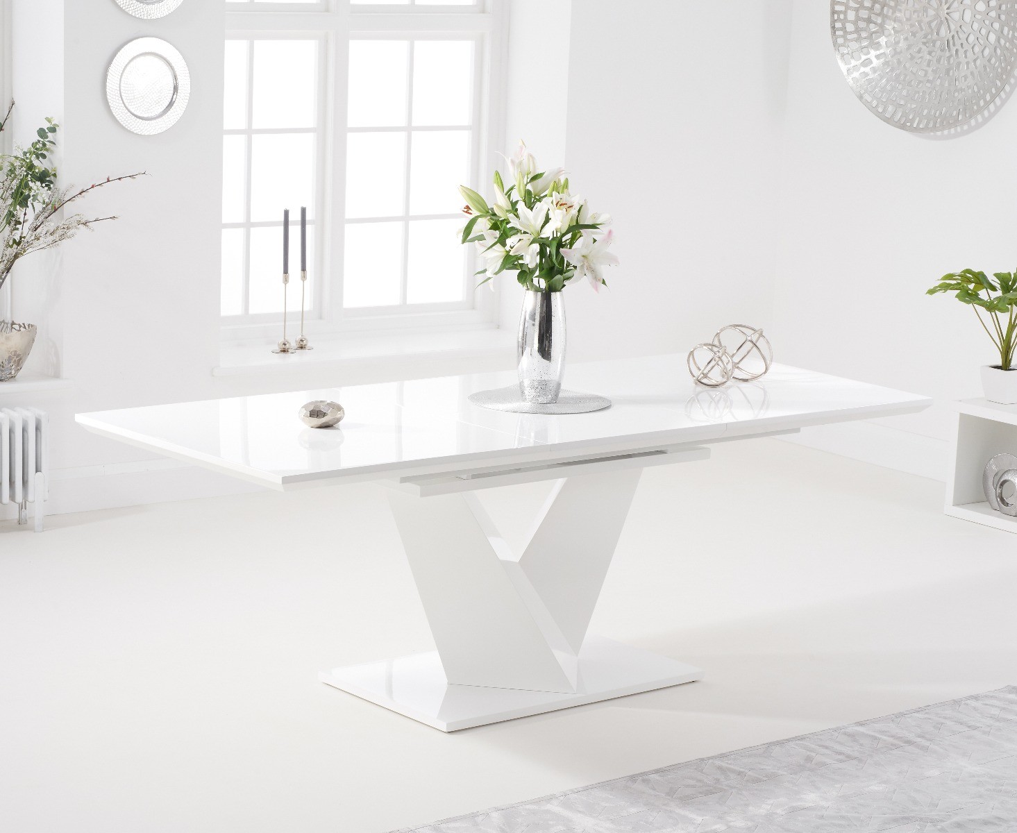 Photo 1 of Extending vittorio 160cm white high gloss dining table with 8 grey gianni faux leather chairs