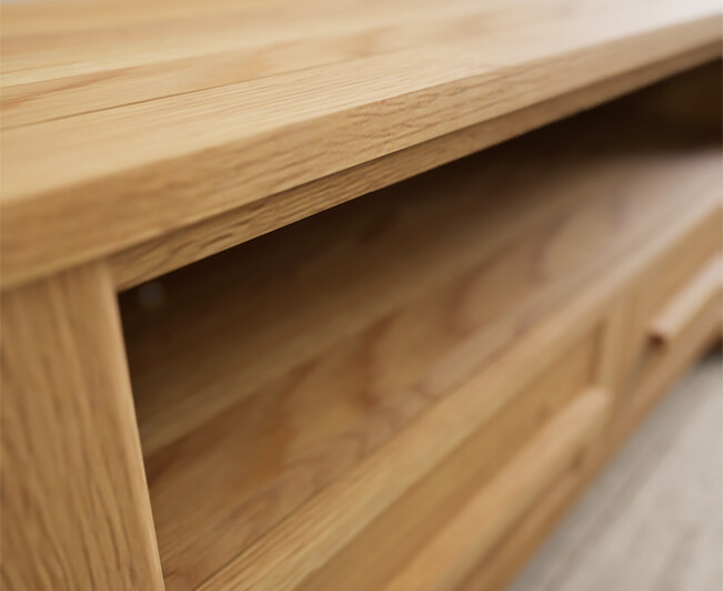 Photo 2 of Eclipse solid oak small tv cabinet