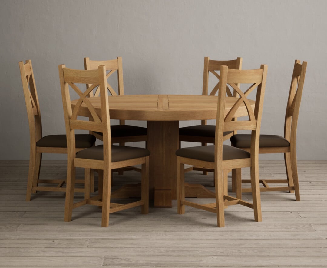 Helmsley 150cm Round Oak Dining Table With 4 Cream Natural Solid Oak Chairs