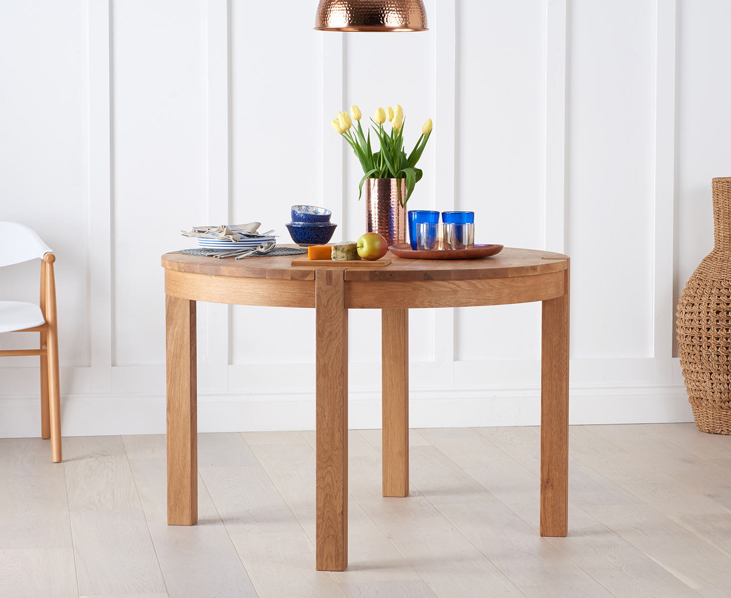 Thetford 110cm Oak Round Dining Table